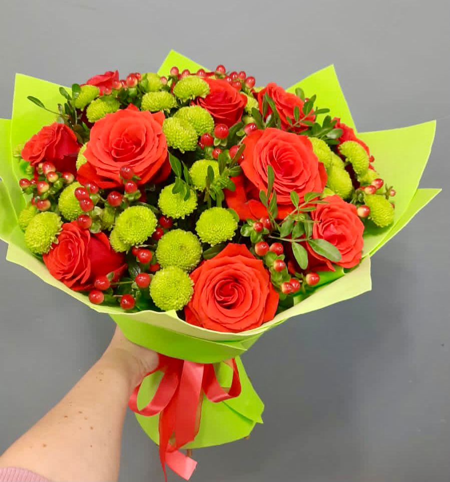 Букет цветов из: Хризантемы и Розы в Кинели Самарская область