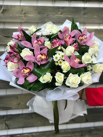 Букет цветов из: Розы и Хризантемы в Кинели Самарская область
