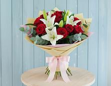 Букет цветов из:  Лилии и Розы в Кинели Самарская область