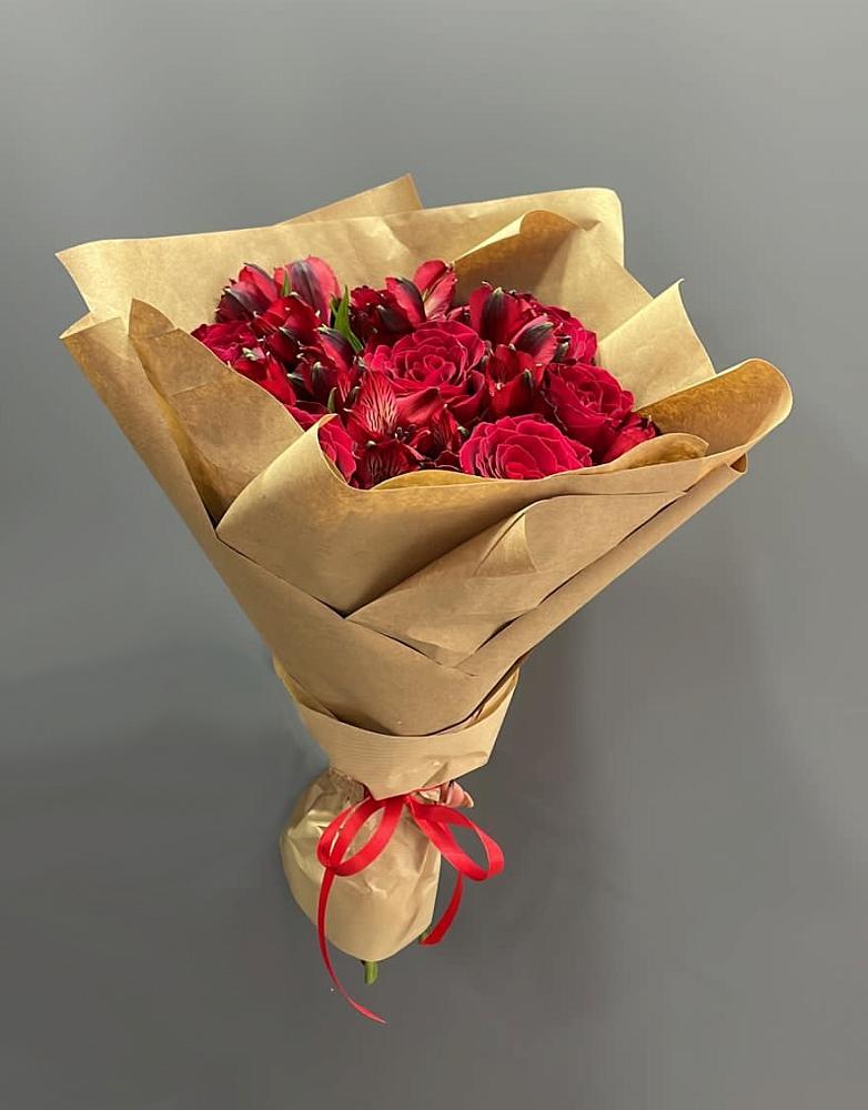 Букет цветов из: Альстромерии и Розы в Кинели Самарская область