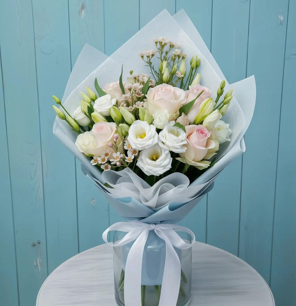 Букет цветов из: Розы и Лизиантусы в Кинели Самарская область