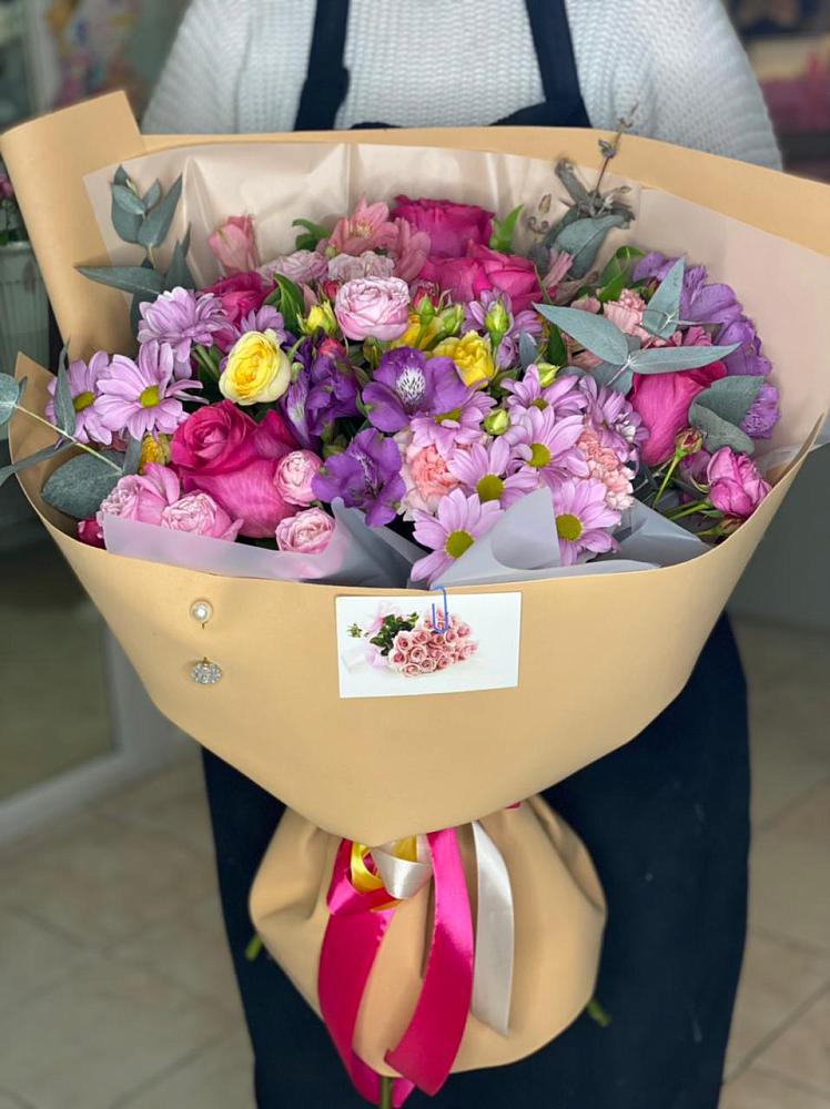 Букет цветов из: Хризантемы, Гвоздики и Альстромерии в Кинели Самарская область