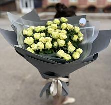 Букет Белые кустовые розы Солинеро в Кинели Самарская область