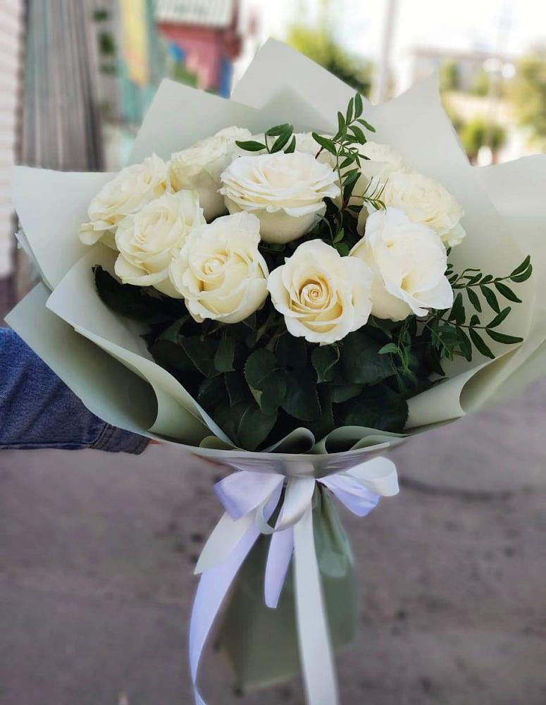 Букет Белые розы Проуд в Кинели Самарская область