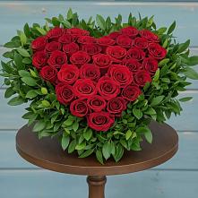 Цветочная композиция из Розы в виде сердца в Кинели Самарская область