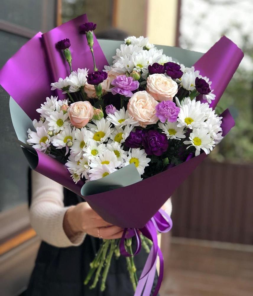 Букет цветов из: Хризантемы, Гвоздики и Розы в Кинели Самарская область