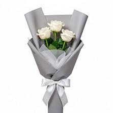 Букет 3 белые розы в Кинели Самарская область
