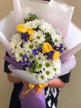 Букет цветов из:  Ирисы, Хризантемы и Розы #REPLACE_PRED# Кинели Самарская область