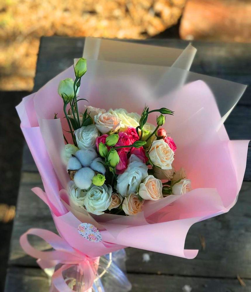 Букет цветов из: Розы и Лизиантусы в Кинели Самарская область