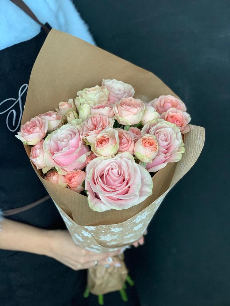 Букет цветов из: Хризантемы и Розы в Кинели Самарская область