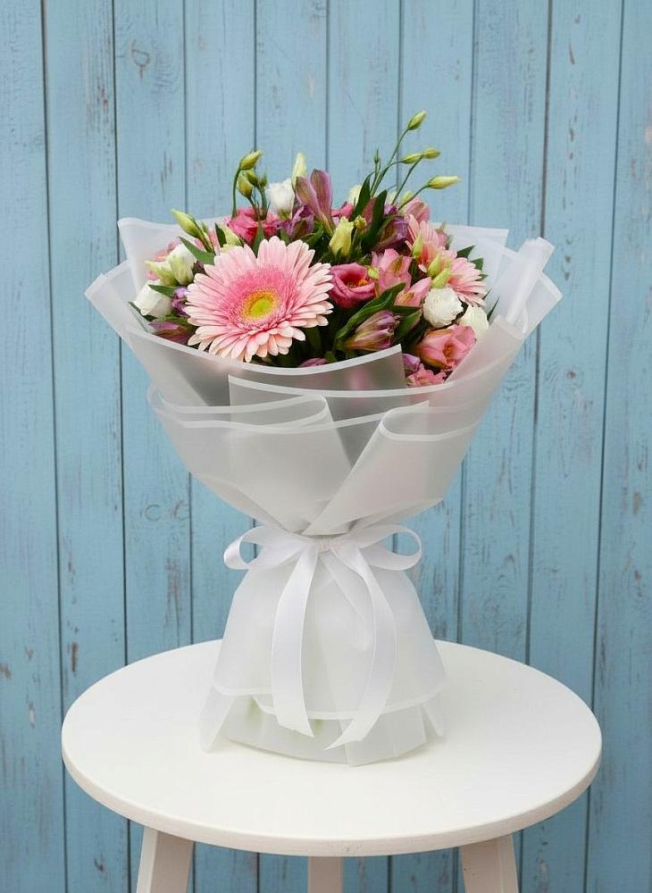 Букет цветов из: Герберы, Альстромерии и Лизиантусы в Кинели Самарская область