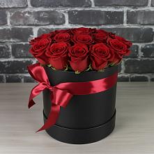 Цветочная композиция из Розы в шляпной коробке в Кинели Самарская область