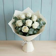 Букет Белые розы в Эвкалипте в Кинели Самарская область