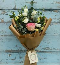 Букет цветов из:  Розы и Лизиантусы в Кинели Самарская область