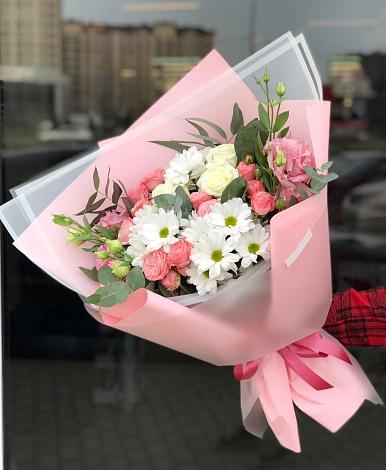 Букет цветов из: Розы, Лизиантусы и Хризантемы в Кинели Самарская область