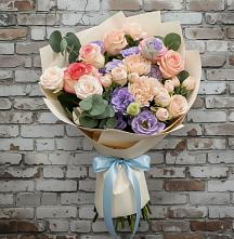 Букет цветов из:  Розы, Лизиантусы и Гвоздики в Кинели Самарская область