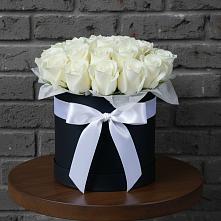 Цветочная композиция из Розы в шляпной коробке в Кинели Самарская область