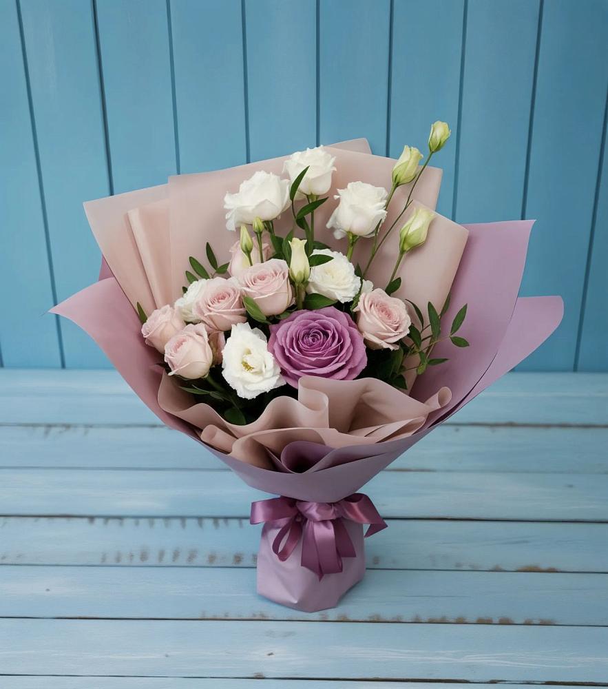 Букет цветов из: Розы и Лизиантусы в Кинели Самарская область